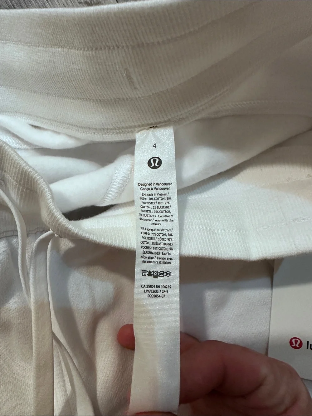 NWT Lululemon Women’s Scuba High-rise Short 5” Inseam White Size 4